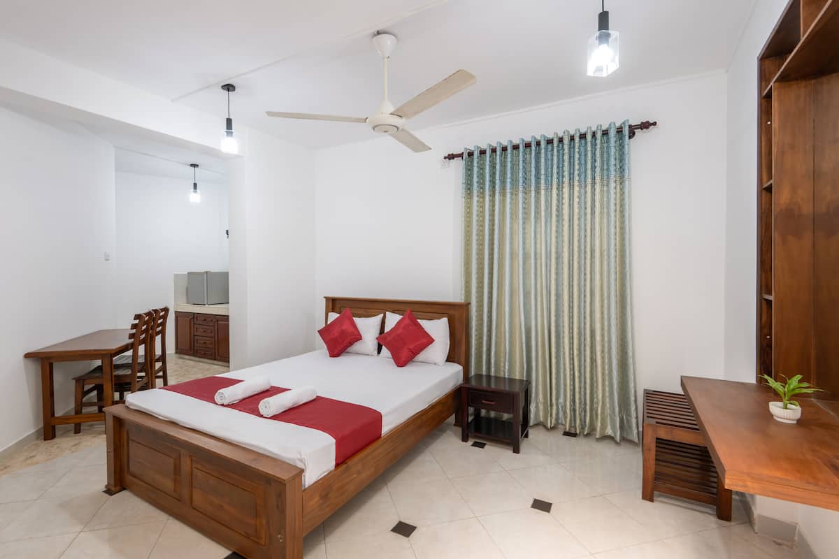 Cozy Studio with kitchenette at Reliance Inn — photo 2